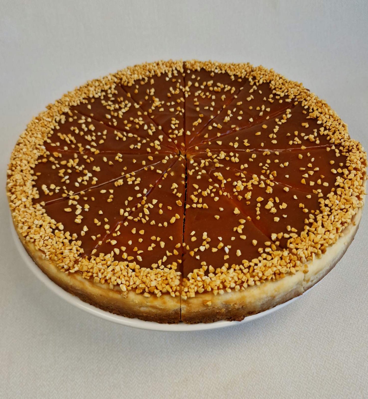 Maskarponės pyragas su sūria karamele